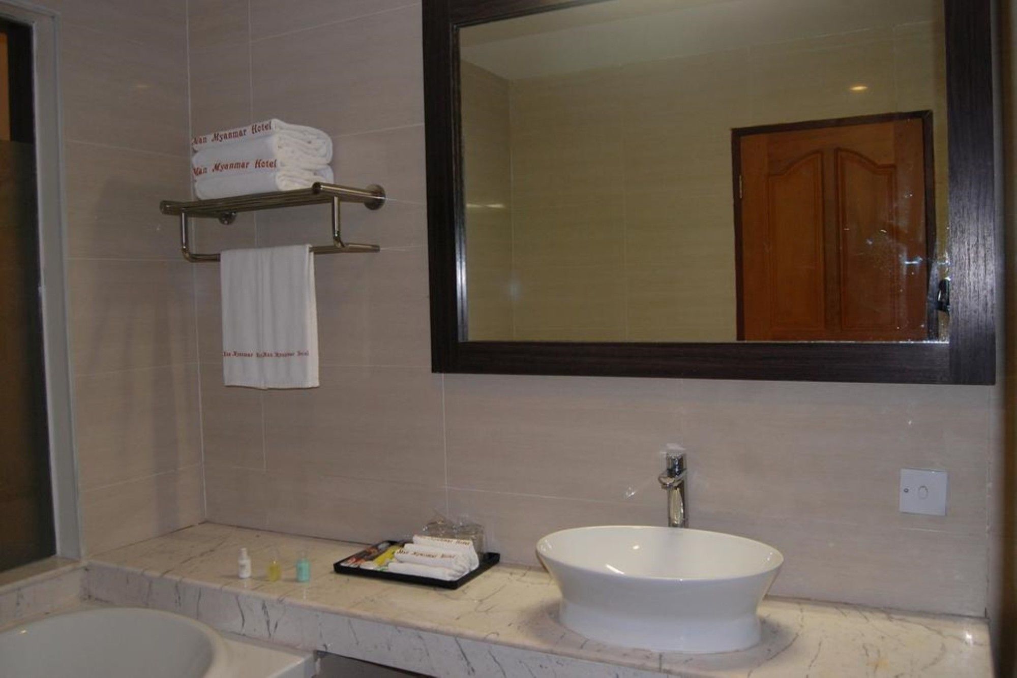 Man Myanmar Hotel Naypyidaw Exterior photo